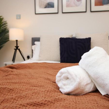 The Skyline - Luxury City Centre Flat With Designated Parking Cardiff Esterno foto