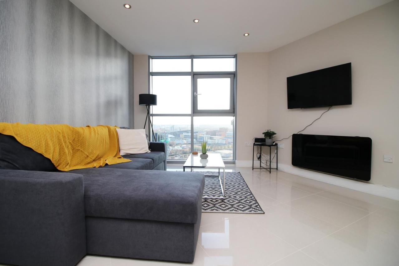 The Skyline - Luxury City Centre Flat With Designated Parking Cardiff Esterno foto