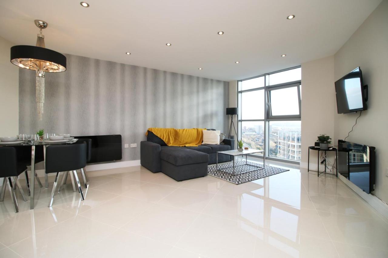 The Skyline - Luxury City Centre Flat With Designated Parking Cardiff Esterno foto