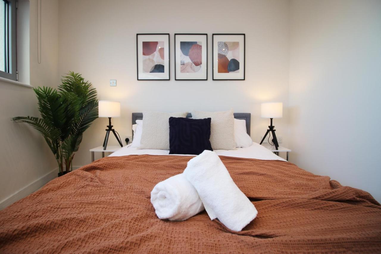 The Skyline - Luxury City Centre Flat With Designated Parking Cardiff Esterno foto