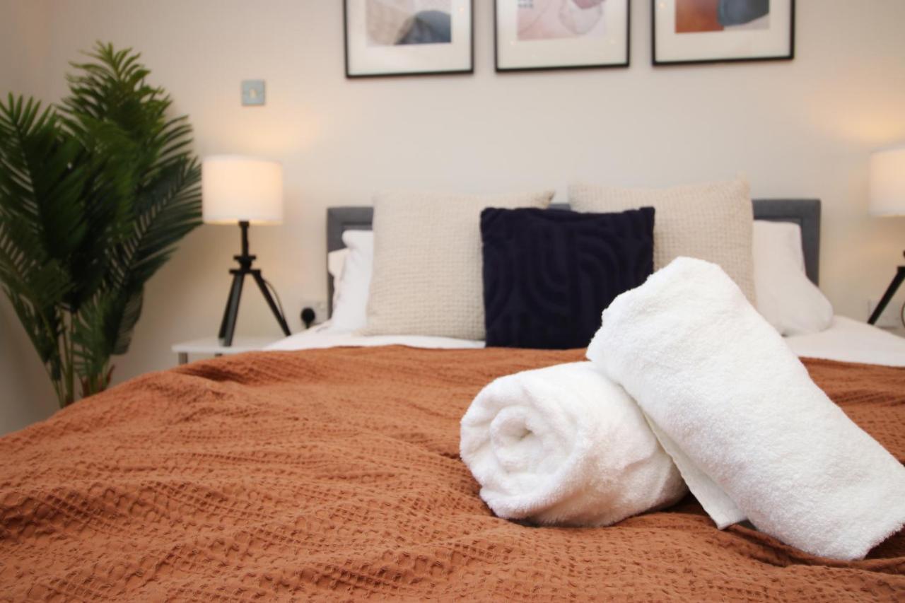 The Skyline - Luxury City Centre Flat With Designated Parking Cardiff Esterno foto