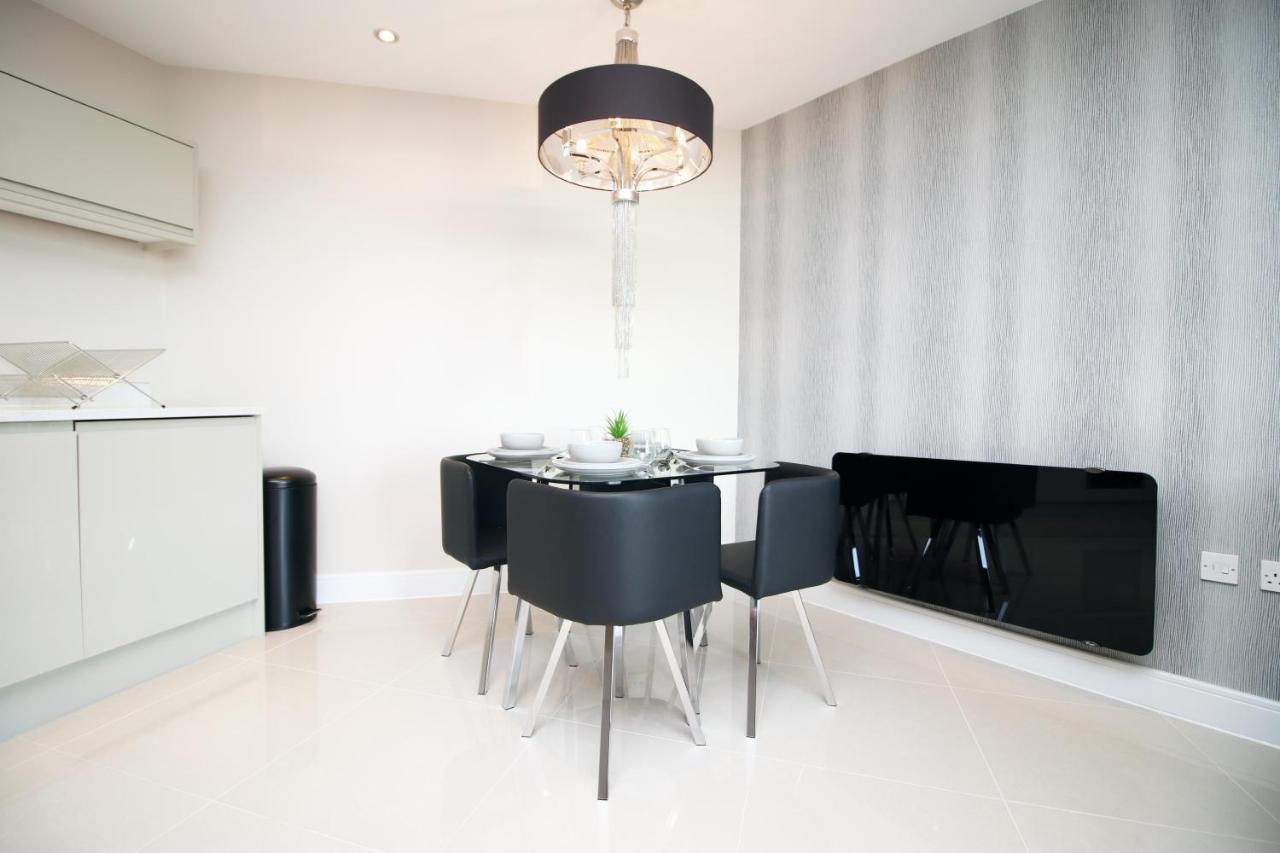 The Skyline - Luxury City Centre Flat With Designated Parking Cardiff Esterno foto