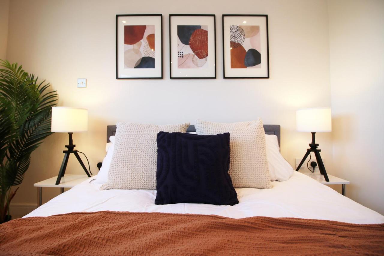 The Skyline - Luxury City Centre Flat With Designated Parking Cardiff Esterno foto