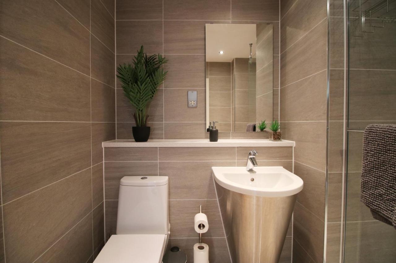 The Skyline - Luxury City Centre Flat With Designated Parking Cardiff Esterno foto
