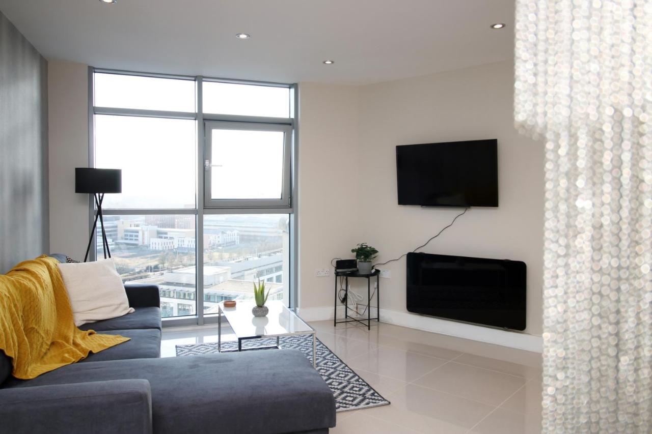 The Skyline - Luxury City Centre Flat With Designated Parking Cardiff Esterno foto