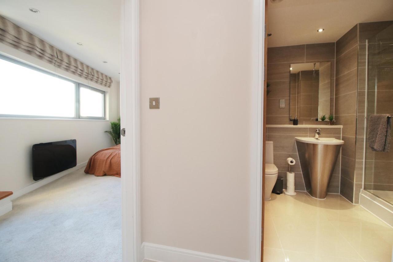 The Skyline - Luxury City Centre Flat With Designated Parking Cardiff Esterno foto