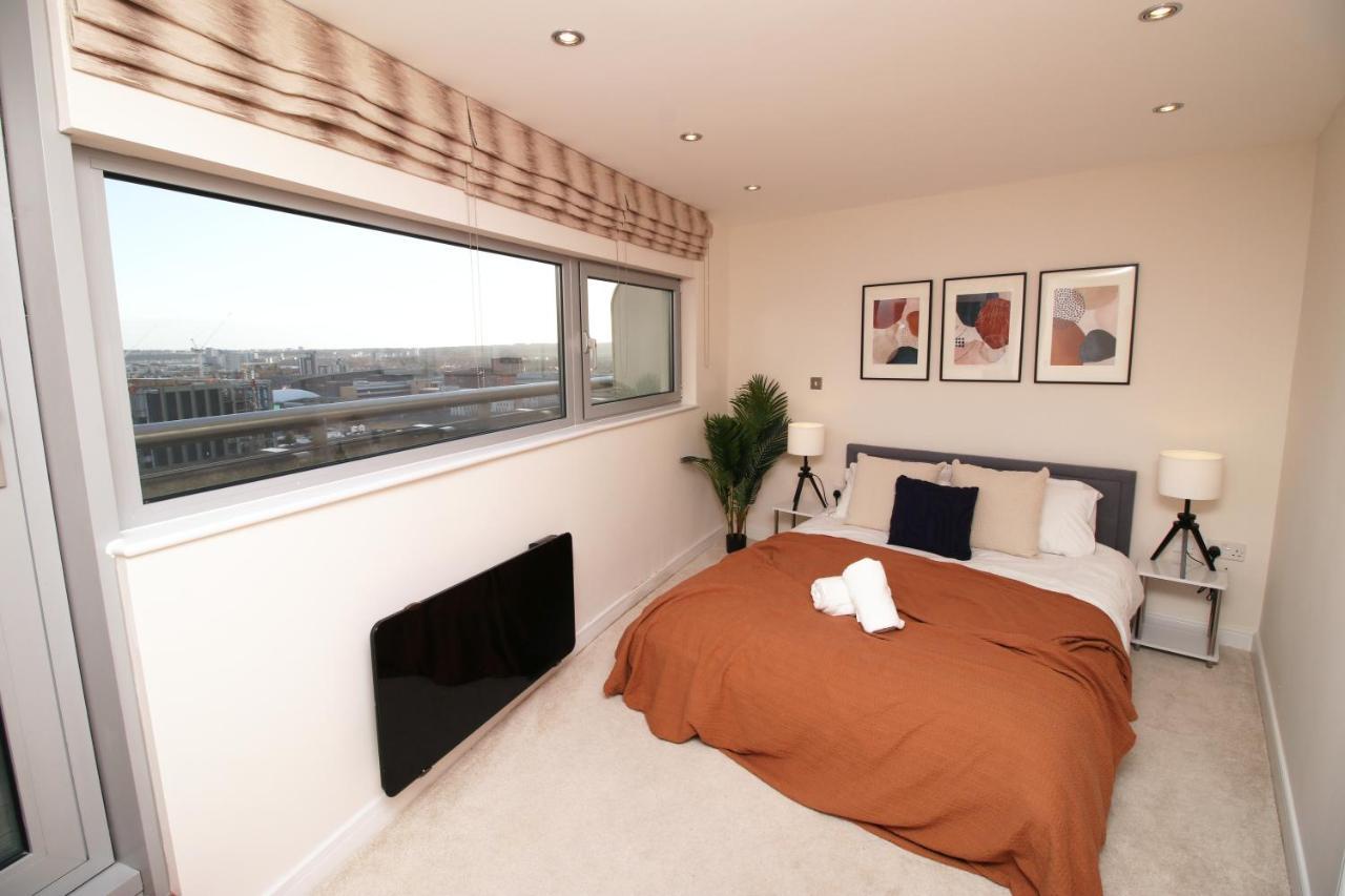 The Skyline - Luxury City Centre Flat With Designated Parking Cardiff Esterno foto