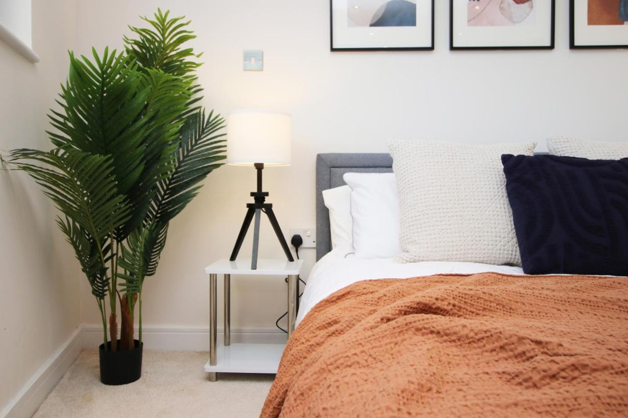 The Skyline - Luxury City Centre Flat With Designated Parking Cardiff Esterno foto