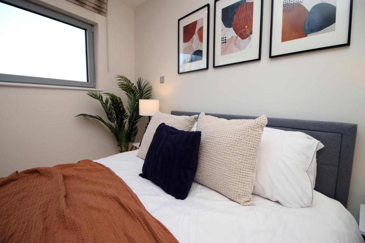 The Skyline - Luxury City Centre Flat With Designated Parking Cardiff Esterno foto