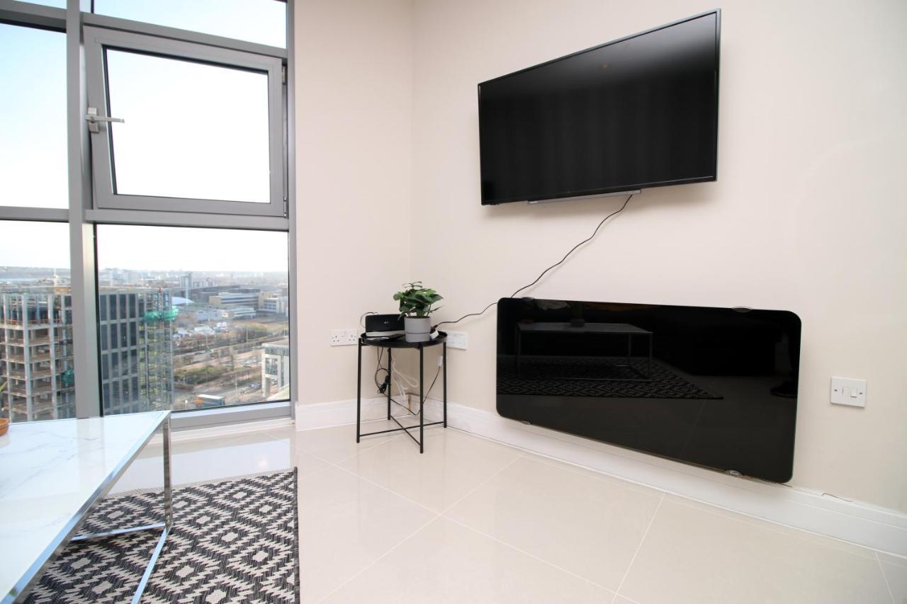 The Skyline - Luxury City Centre Flat With Designated Parking Cardiff Esterno foto