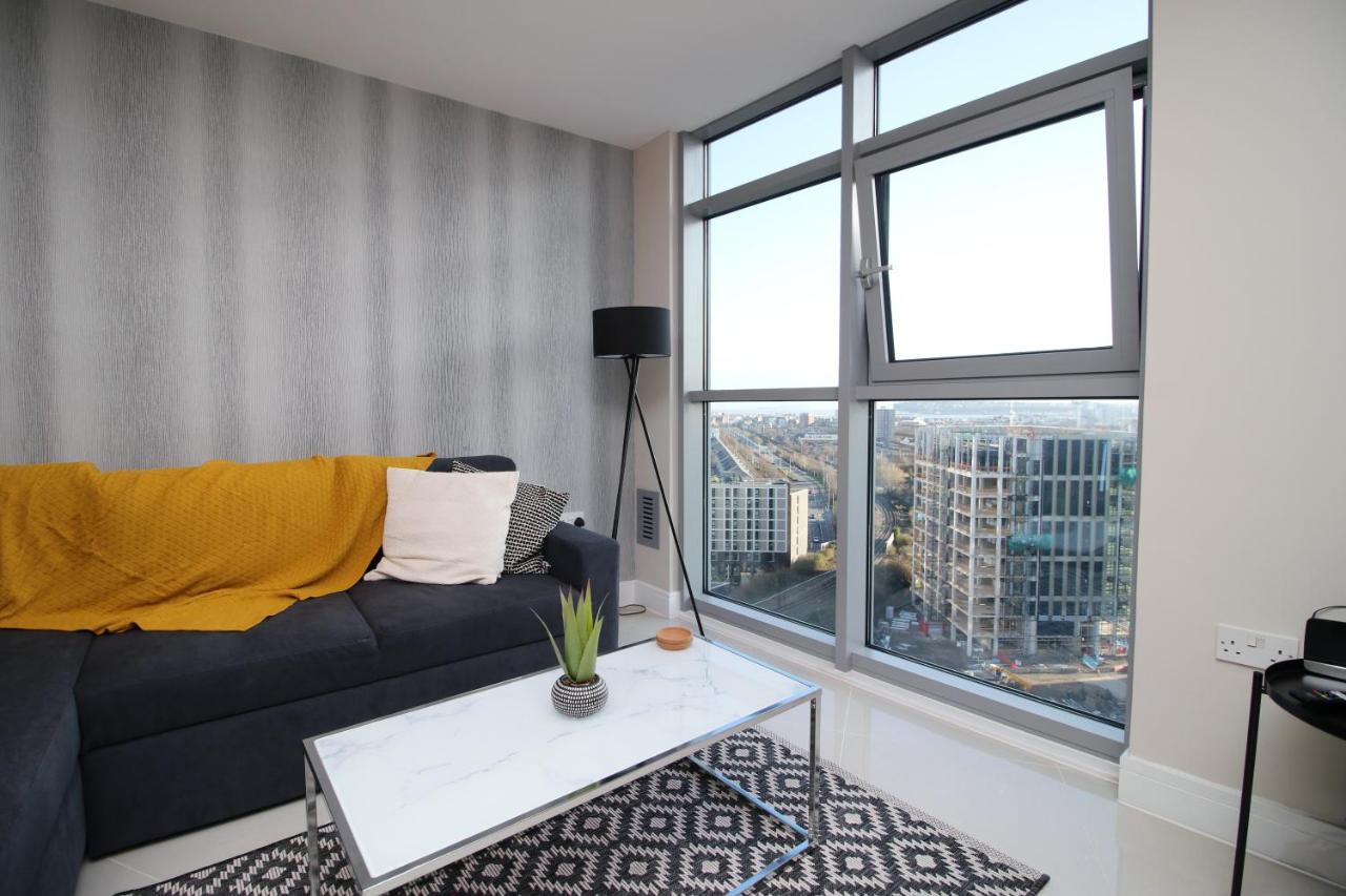 The Skyline - Luxury City Centre Flat With Designated Parking Cardiff Esterno foto